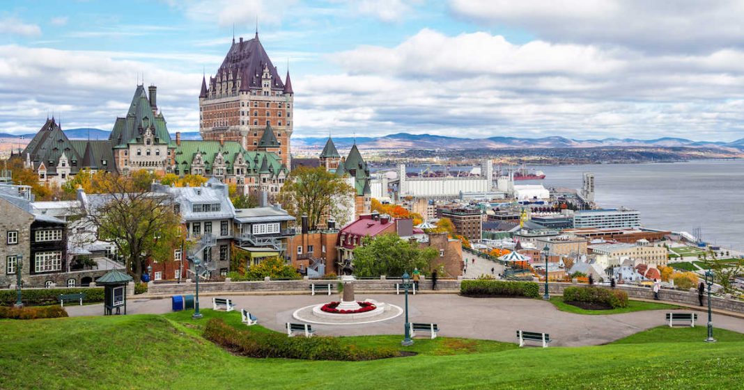 Định cư Canada